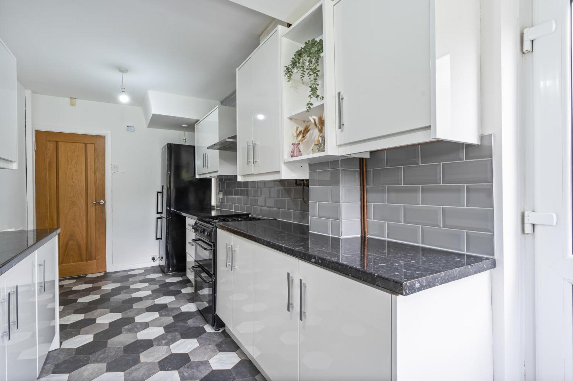 Holiday home South Lux Spacious 3bedroom House, Sleeps 8 6beds, - Driveway Fits 2 Vans - Free Parking & Netflix- Nr A45 & Motorway Links Location - Perfect For Nec, Jlr, Birmingham, Solihull, Airport, Warwickshire Etc! *